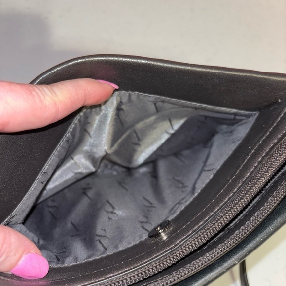 Simply Vera Vera Wang Black and Gray Floral Crossbody Bag - Picture 12 of 14